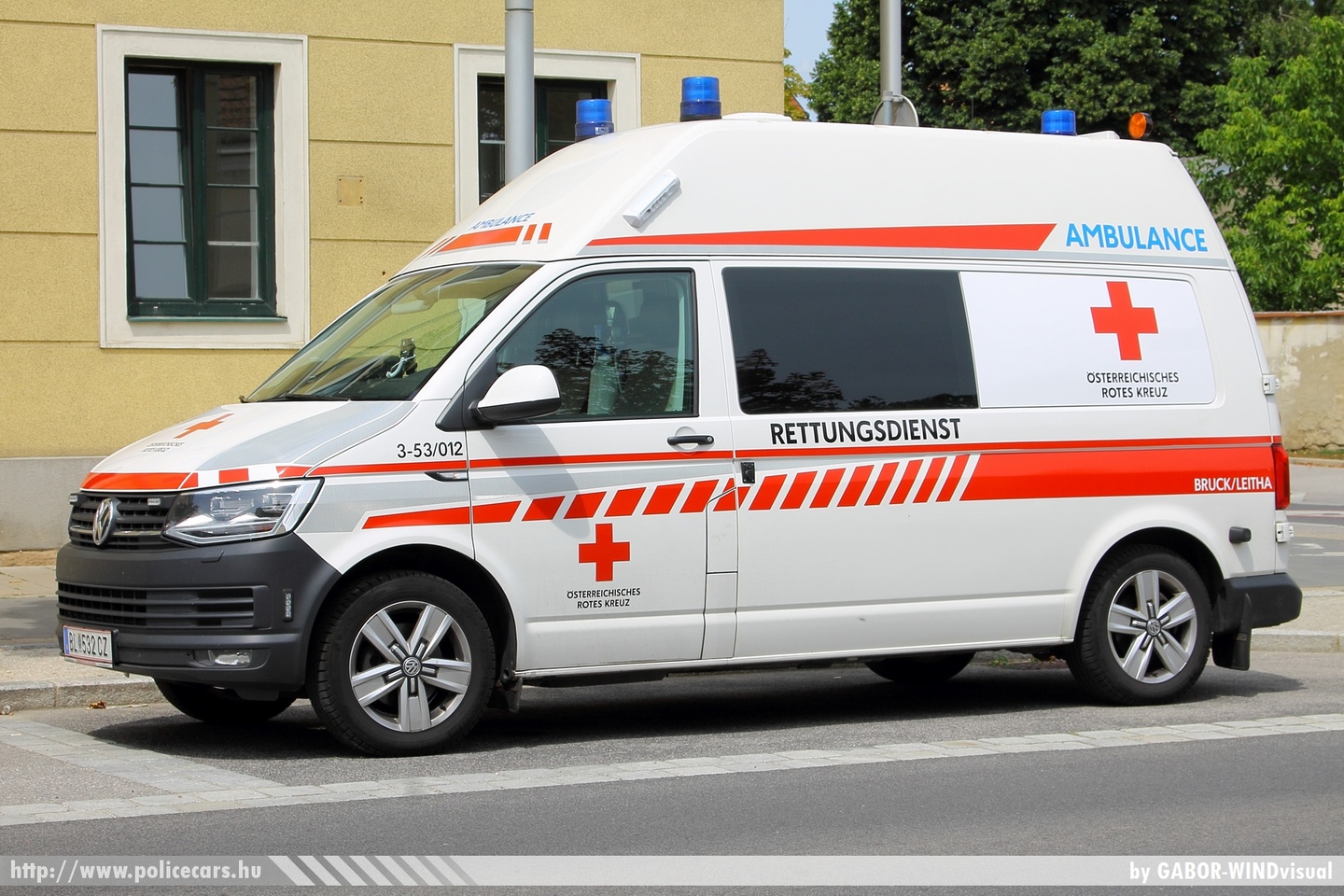 Volkswagen Transporter T6, Österreichisches Rotes Kreuz, fotó: GABOR-WINDvisual
Keywords: osztrák Ausztria mentő mentőautó ambulance austrian Austria