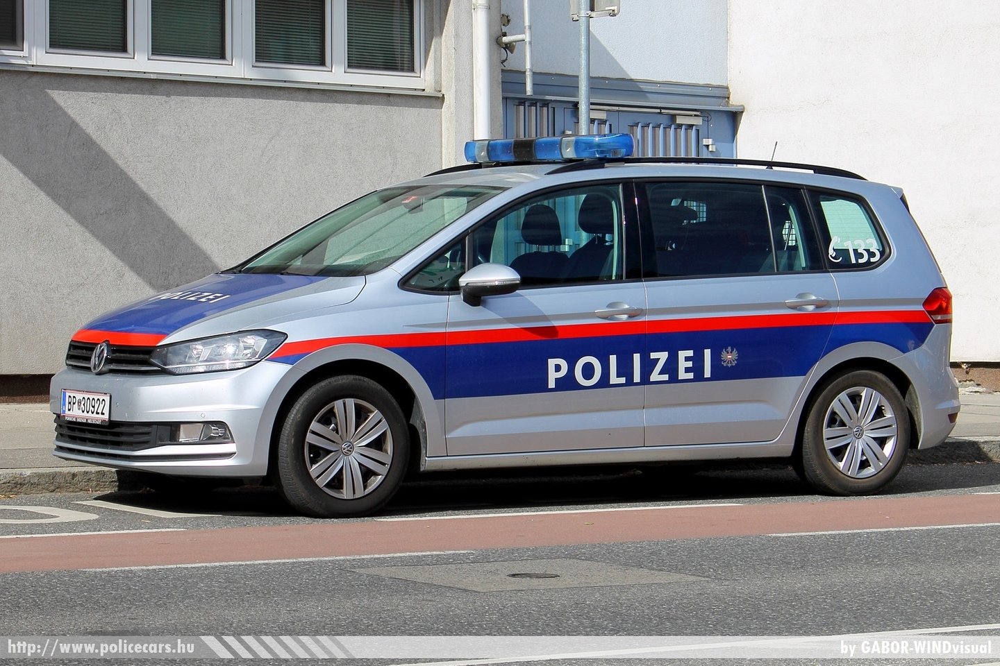 Volkswagen Touran, fotó: GABOR-WINDvisual
Keywords: osztrák Ausztria rendőr rendőrautó rendőrség police policecar Austria austrian