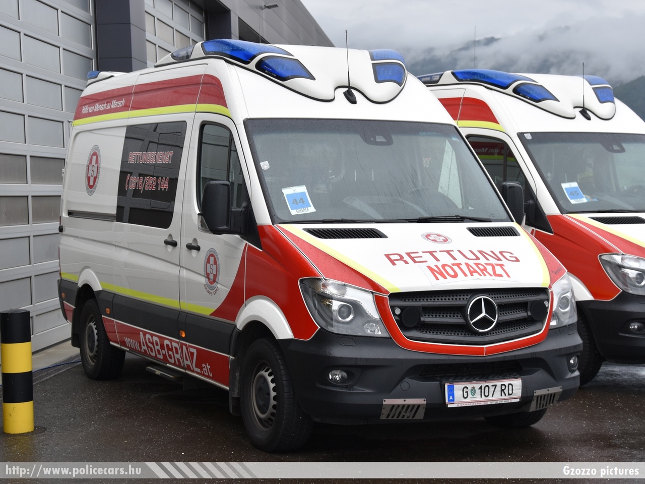 Mercedes Sprinter II facelift, fotó: Gzozzo pictures
Keywords: osztrák Ausztria mentő mentőautó ambulance austrian Austria