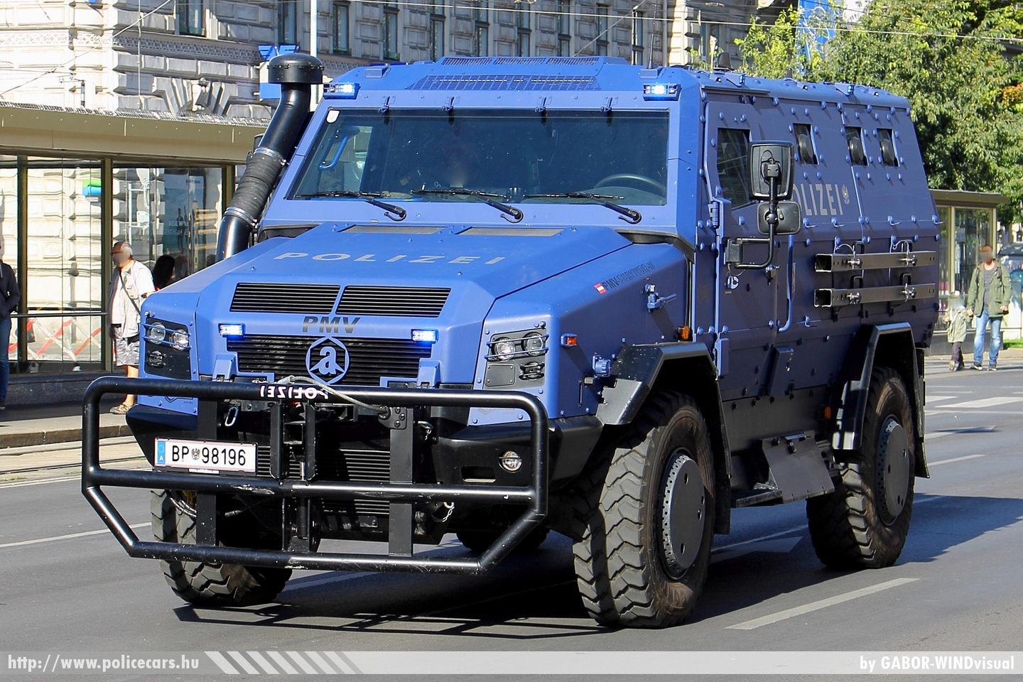 RMMV Survivor R, fotó: GABOR-WINDvisual
Keywords: osztrák Ausztria rendőr rendőrautó rendőrség police policecar Austria austrian
