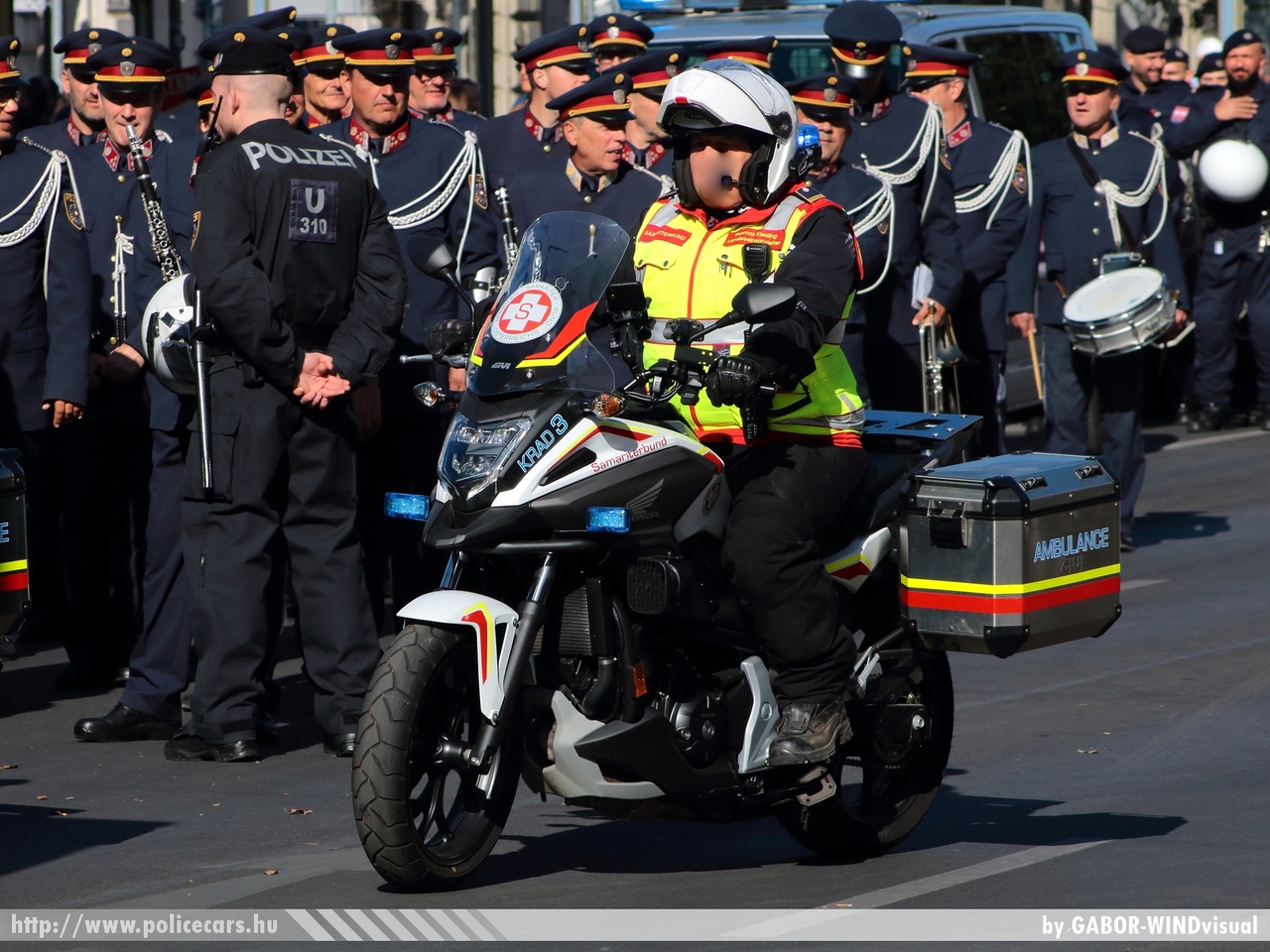 fotó: GABOR- WINDvisual
Keywords: osztrák Ausztria mentő mentőmotor ambulance austrian Austria