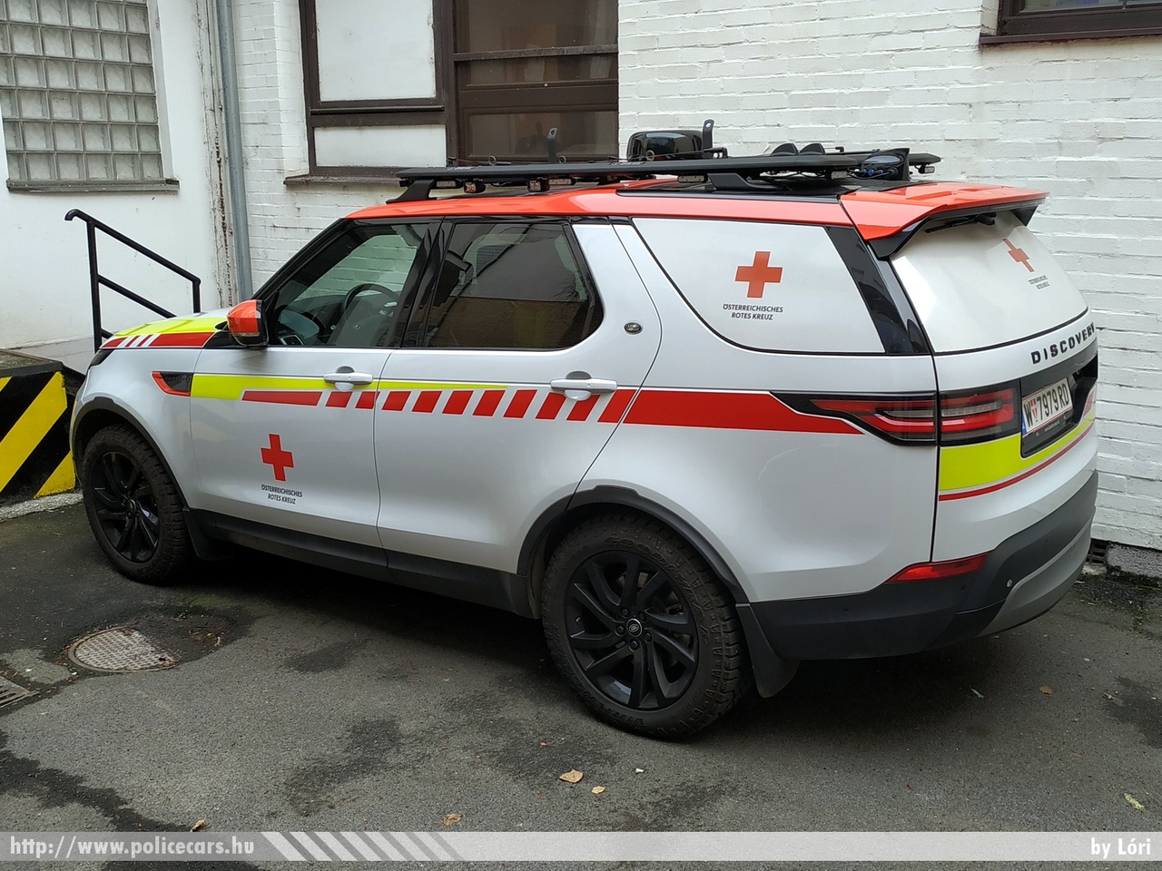 Land Rover Discovery, Österreichisches Rotes Kreuz, fotó: Lóri
Keywords: osztrák Ausztria mentő mentőautó ambulance austrian Austria