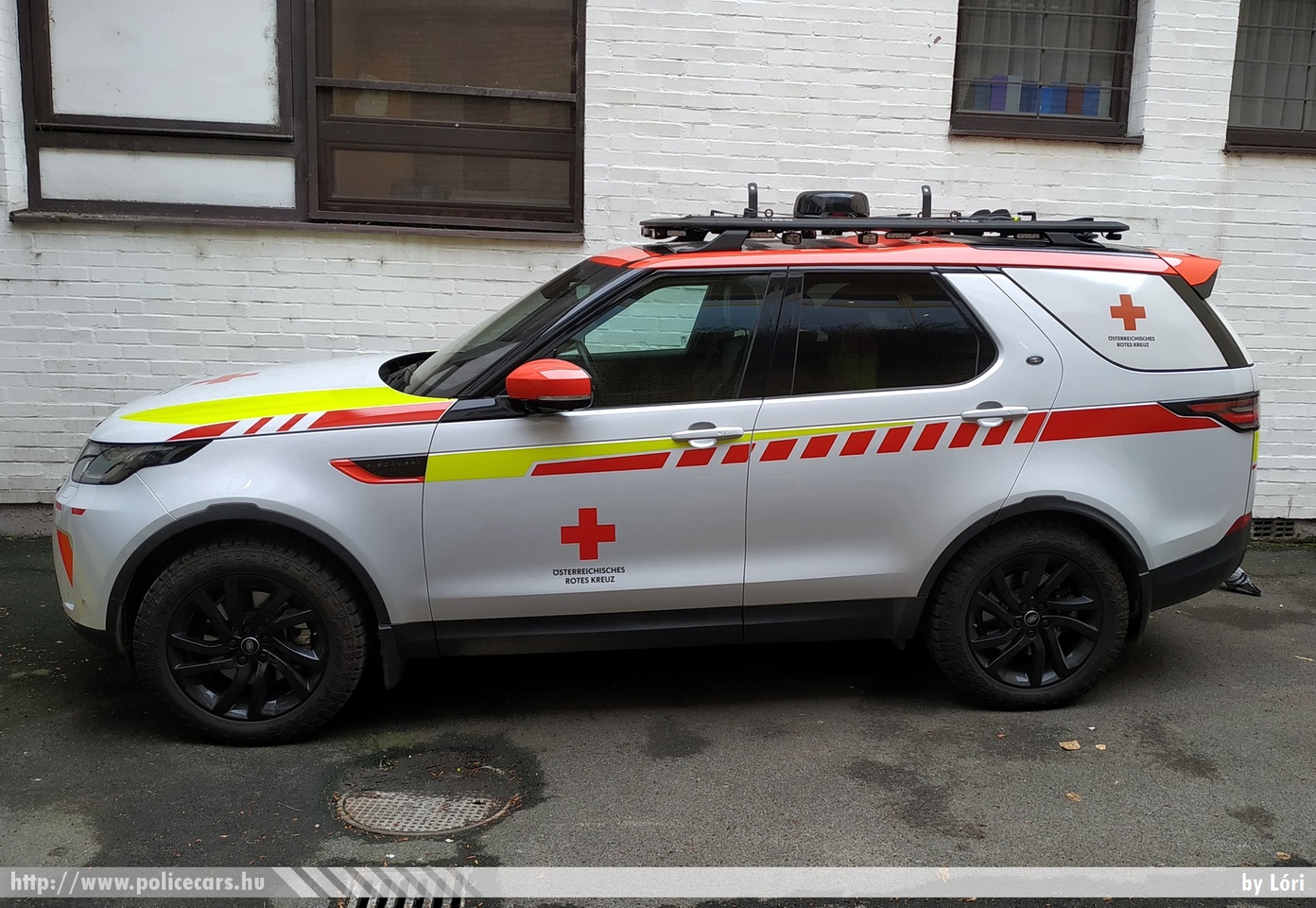 Land Rover Discovery, Österreichisches Rotes Kreuz, fotó: Lóri
Keywords: osztrák Ausztria mentő mentőautó ambulance austrian Austria