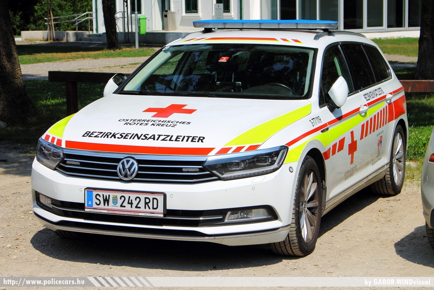 Volkswagen Passat, Österreichisches Rotes Kreuz, fotó: GABOR-WINDvisual
Keywords: osztrák Ausztria mentő mentőautó ambulance austrian Austria