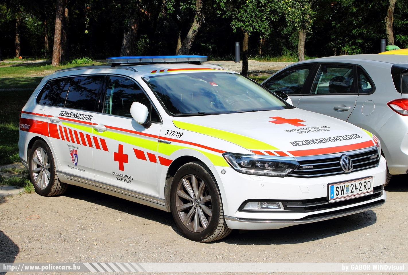 Volkswagen Passat, Österreichisches Rotes Kreuz, fotó: GABOR-WINDvisual
Keywords: osztrák Ausztria mentő mentőautó ambulance austrian Austria