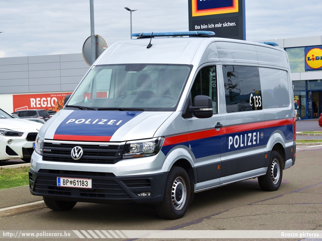 Volkswagen Crafter, fotó: Gzozzo pictures
Keywords: osztrák Ausztria rendőr rendőrautó rendőrség police policecar Austria austrian