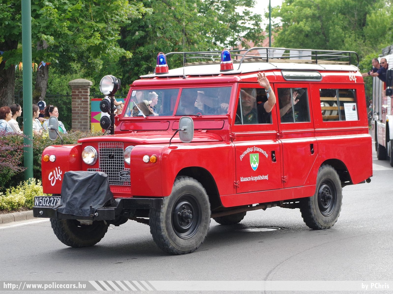 Land Rover Series IIA, Freiwillige Feuerwehr Klausen-Leopoldsdorf, fotó: PChris
Keywords: osztrák Ausztria tûzoltó tûzoltóautó tûzoltóság fire firetruck Austria