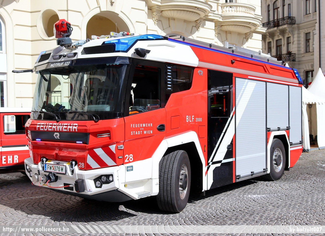 Rosenbauer RT 4x4 Basic, Berufsfeuerwehr Wien, fotó: balzolt007
Keywords: osztrák Ausztria tûzoltó tûzoltóautó tûzoltóság fire firetruck Austria