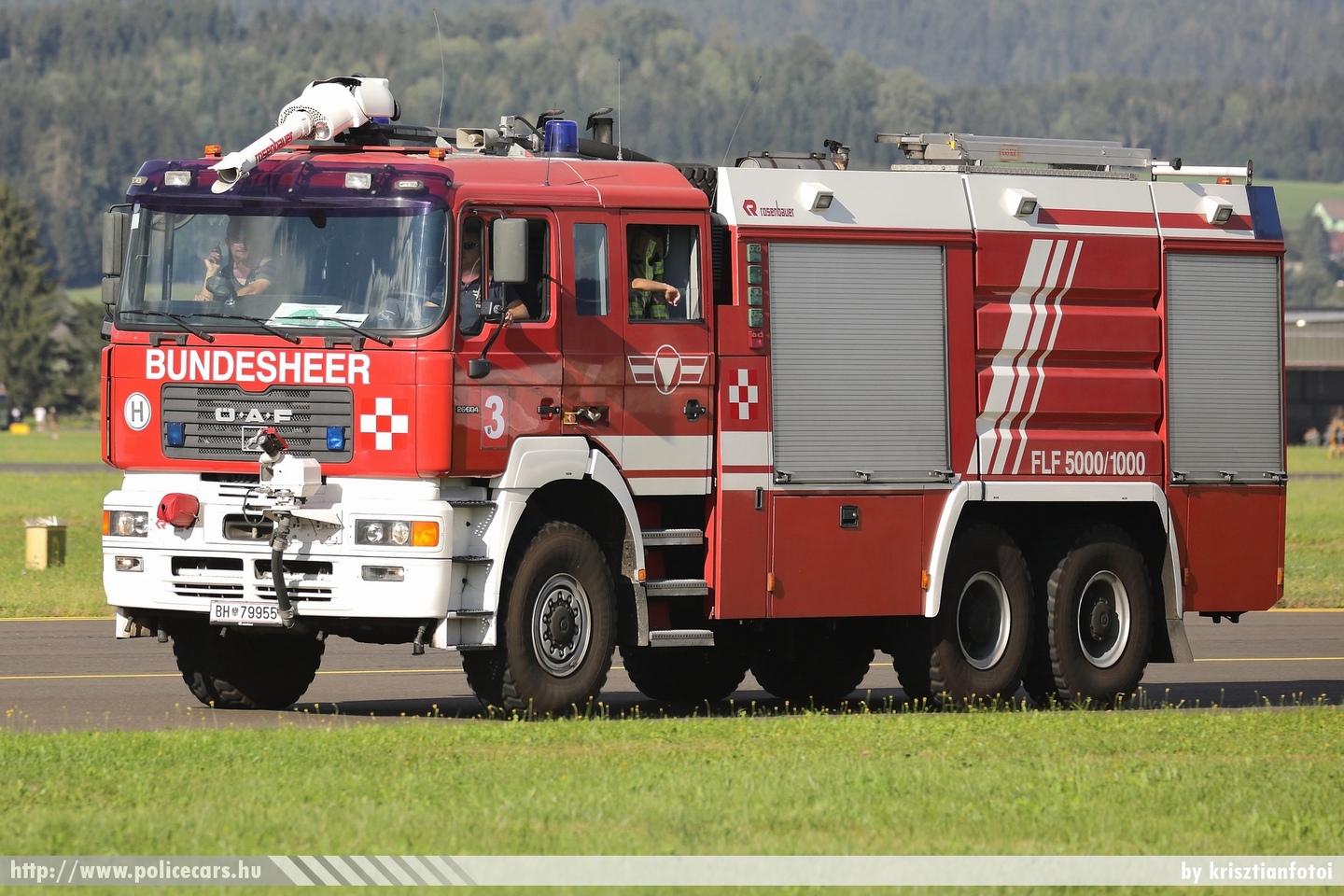 ÖAF 26.604 DFAE FLF 5000/1000 Buffalo Rosenbauer, Bundesheer, fotó: krisztianfotoi
Keywords: osztrák Ausztria Austria austrian tűzoltó tűzoltóautó fire firetruck tűzoltóság katonai military