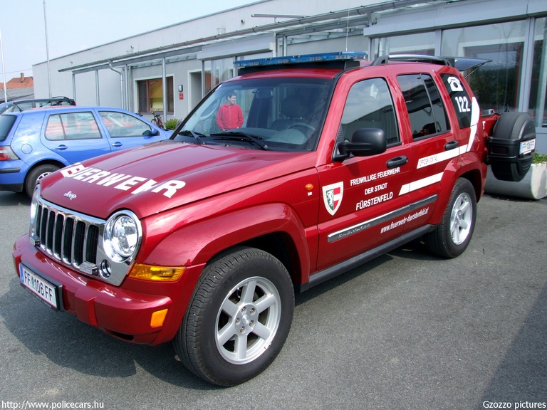 Jeep Cherokee, Fürstenfeld, fotó: Gzozzo pictures
Keywords: Ausztria osztrák tûzoltóautó tûzoltóság