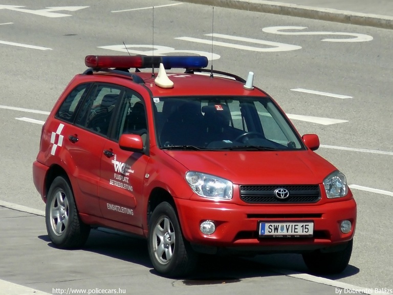 Toyota RAV4, Bécsi Nemzetközi Repülõtér, fotó: Döbrentei Balázs
Keywords: Ausztria osztrák