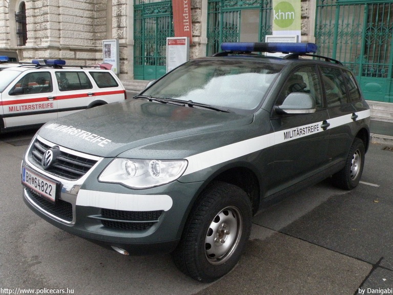 Volkswagen Touareg, fotó: Danigabi
Keywords: Ausztria osztrák rendőr rendőrautó rendőrség katonai
