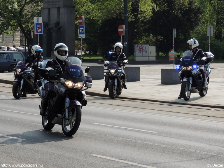 Honda Varadero 1000, fotó: Dexter
Keywords: rendőr rendőrmotor rendőrség osztrák Ausztria police policecar Austria