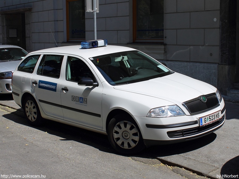 Skoda Octavia II, fotó: HNorbert
Keywords: osztrák Ausztria mentő mentőautó G523HS