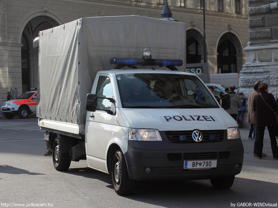 Volkswagen Transporter T5, fotó: GABOR-WINDvisual
Keywords: osztrák Ausztria rendőr rendőrautó rendőrség police policecar Austria austrian BP-790