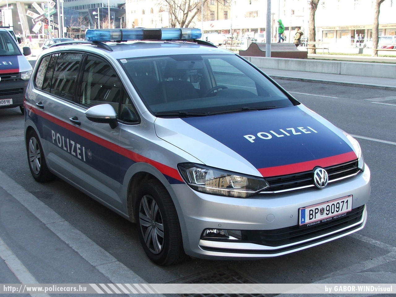 Volkswagen Touran, fotó: GABOR-WINDvisual
Keywords: osztrák Ausztria rendőr rendőrautó rendőrség police policecar Austria