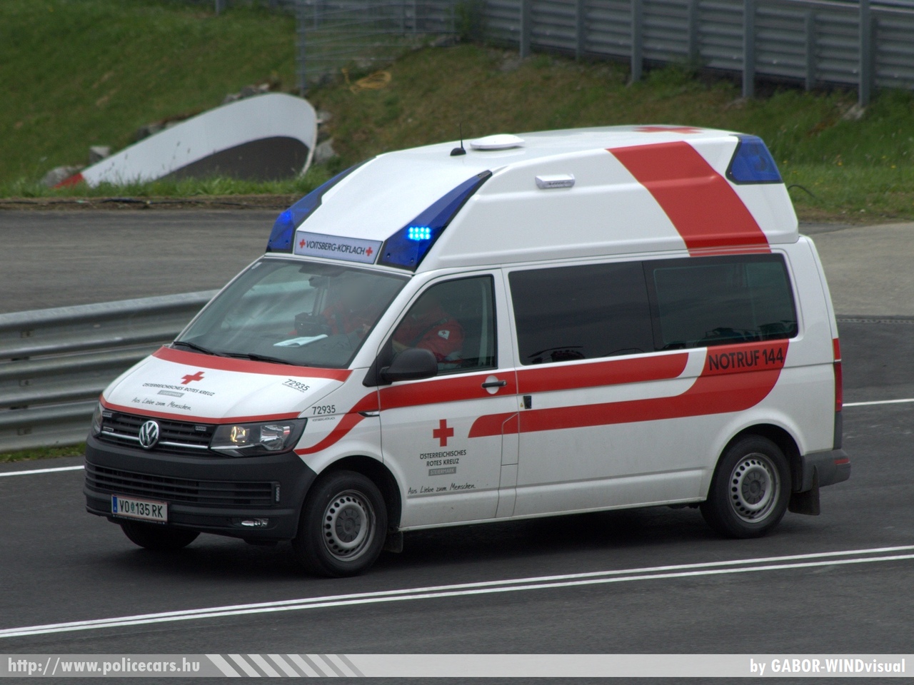 Volkswagen Transporter T6, fotó: GABOR-WINDvisual
Keywords: osztrák Ausztria mentő mentőautó ambulance Austria austrian VO-135RK