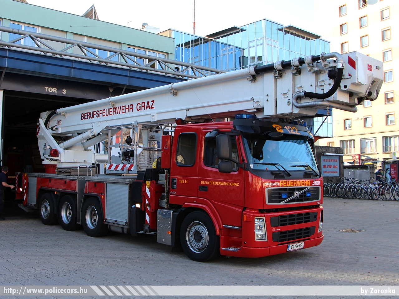 Volvo FM 8x4R - 440 Bronto Skylift F 54 RLX, Graz, fotó: Zaronka
Keywords: reptér Ausztria osztrák tûzoltó tûzoltóautó tûzoltóság fire firetruck austrian Austria