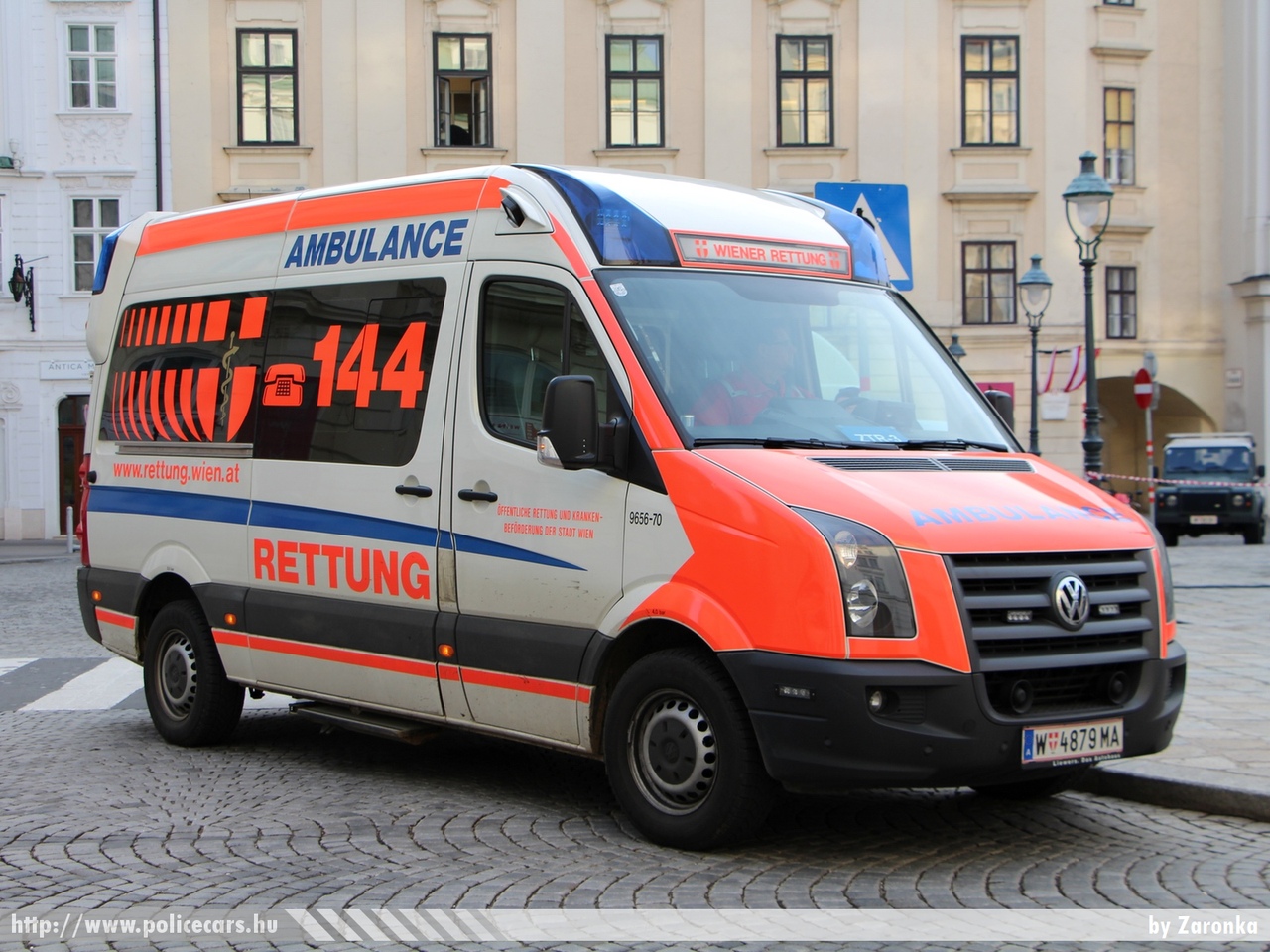 Volkswagen Crafter, Wiener Rettung, fotó: Zaronka
Keywords: osztrák Ausztria mentő mentőautó ambulance Austria austrian