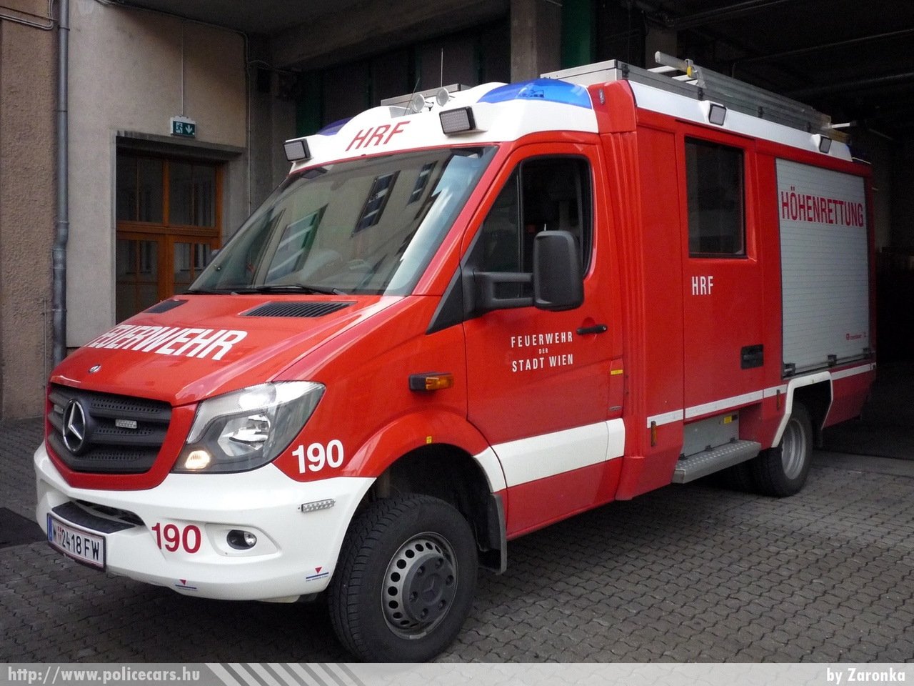 Mercedes-Benz Sprinter II facelift, Bécs, fotó: Zaronka
Keywords: osztrák Ausztria tûzoltó tûzoltóautó tûzoltóság Austria austrian fire firetruck W-2418FW