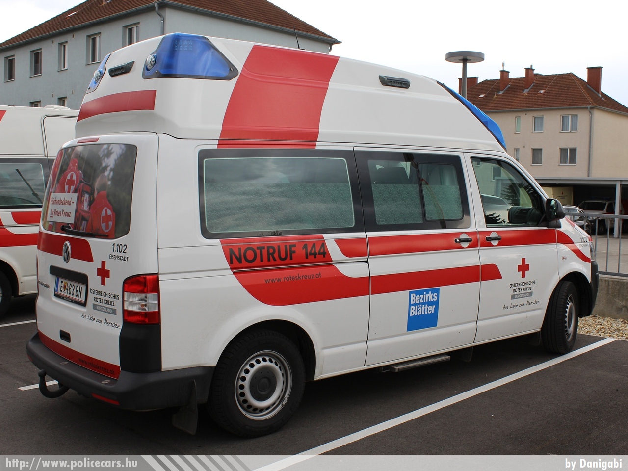 Volkswagen Transporter T5 facelift, Österreichisches Rotes Kreuz, fotó: Danigabi
Keywords: osztrák Ausztria mentő mentőautó ambulance austrian Austria