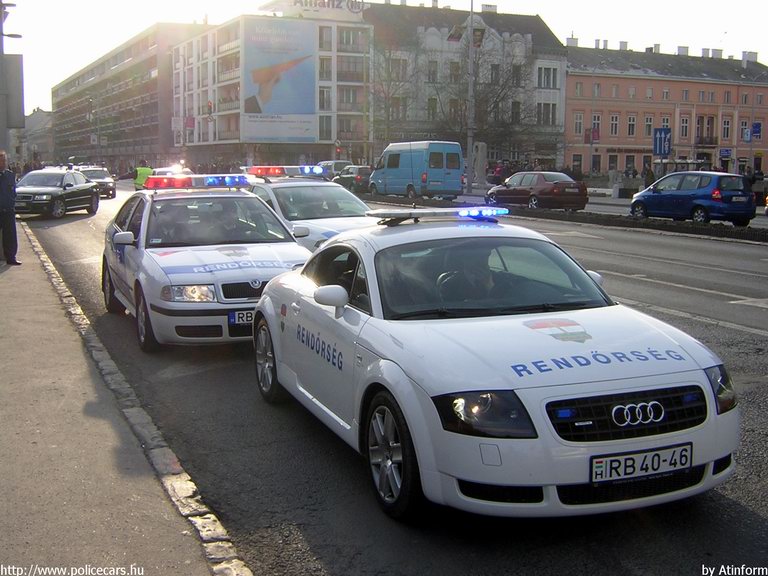 Audi TT, fotó: Atinform
Keywords: rendőrautó rendőrség rendőr magyar Magyarország RB40-46 police policecar Hungary hungarian