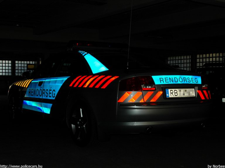 Audi A8, fotó: Norbee
Keywords: rendőrautó rendőrség rendőr magyar Magyarország police policecar Hungary hungarian
