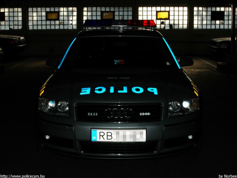 Audi A8, fotó: Norbee
Keywords: rendőrautó rendőrség rendőr magyar Magyarország police policecar Hungary hungarian