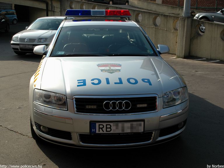 Audi A8, fotó: Norbee
Keywords: rendőrautó rendőrség rendőr magyar Magyarország police policecar Hungary hungarian