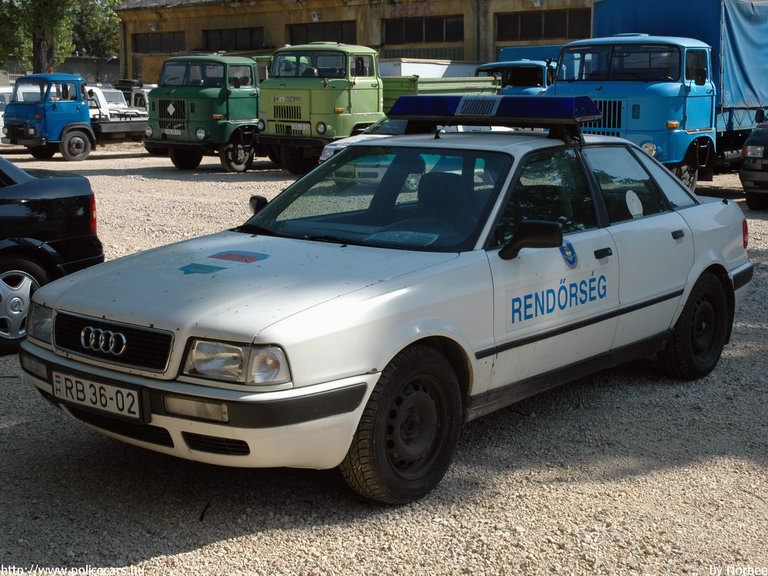 Audi 80, fotó: Norbee
Keywords: rendőrautó rendőrség rendőr magyar Magyarország RB36-02 police policecar Hungary hungarian