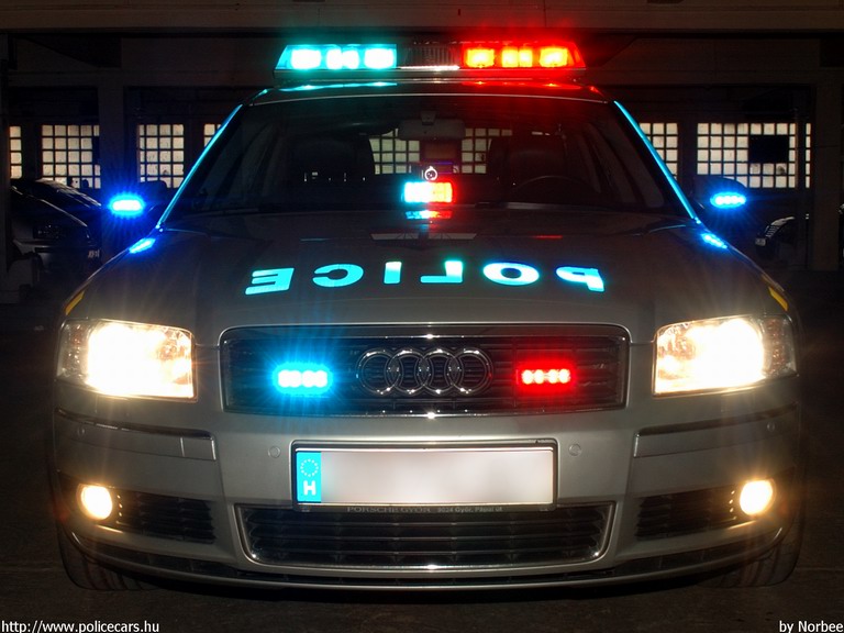 Audi A8, fotó: Norbee
Keywords: rendőrautó rendőrség rendőr magyar Magyarország police policecar Hungary hungarian