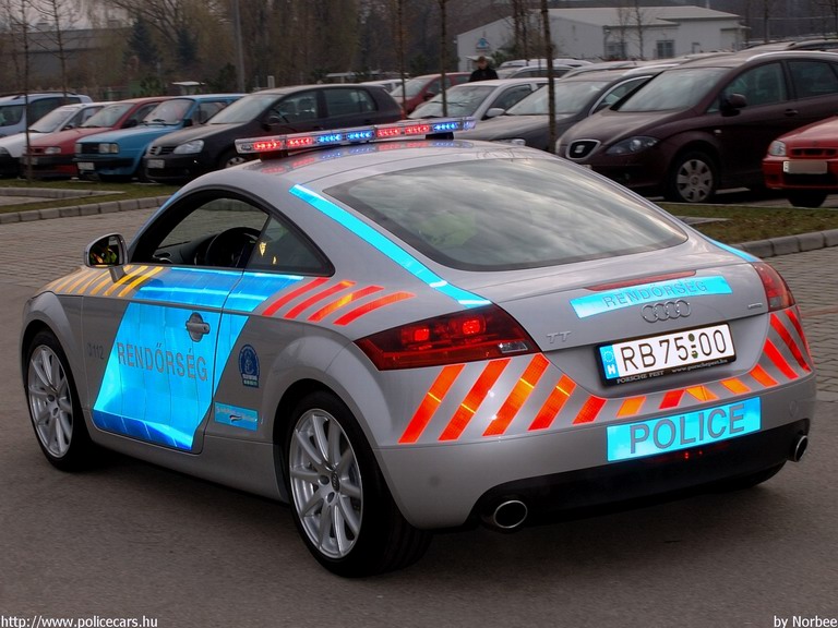 Audi TT, fotó: Norbee
Keywords: rendőrautó rendőrség rendőr magyar Magyarország RB75-00 police policecar Hungary hungarian