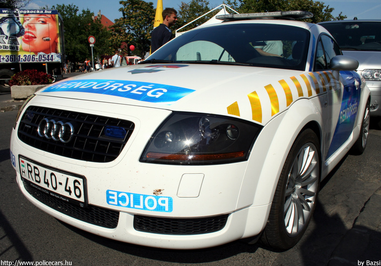Audi TT, fotó: Bazsi
Keywords: rendőrautó rendőrség rendőr magyar Magyarország RB40-46 police policecar Hungary hungarian