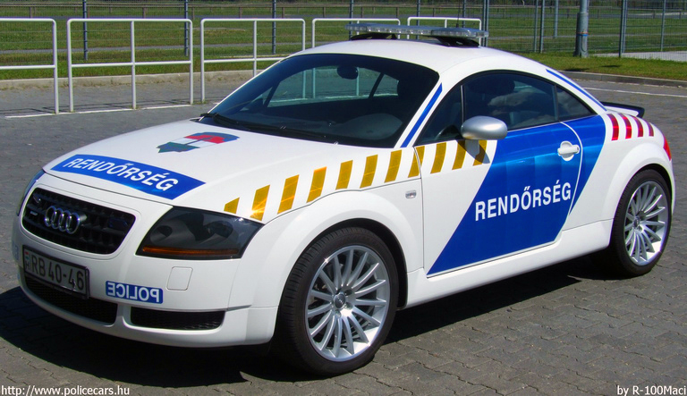 Audi TT, fotó: R-100Maci
Keywords: rendőrautó rendőrség rendőr magyar Magyarország RB40-46 police policecar Hungary hungarian