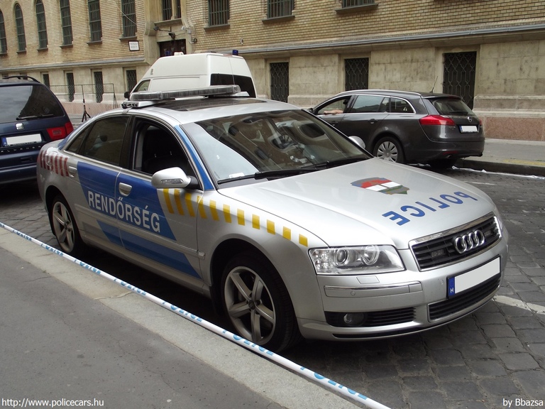Audi A8, fotó: Bbazsa
Keywords: rendőr rendőrautó rendőrség magyar Magyarország police policecar Hungary hungarian