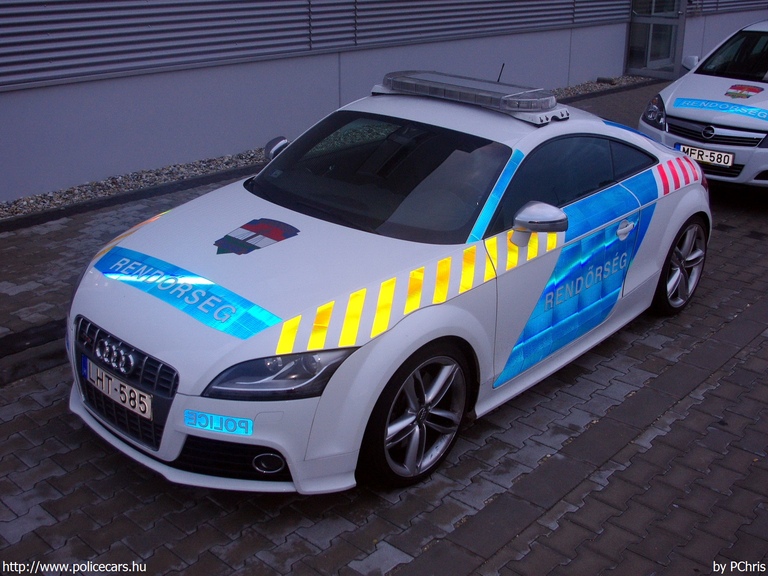 Audi TTS, fotó: PChris
Keywords: rendőr rendőrautó rendőrség magyar Magyarország LHT-585 police policecar Hungary hungarian