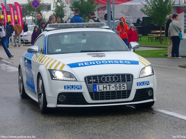 Audi TTS, fotó: PChris
Keywords: rendőr rendőrautó rendőrség magyar Magyarország LHT-585 police policecar Hungary hungarian