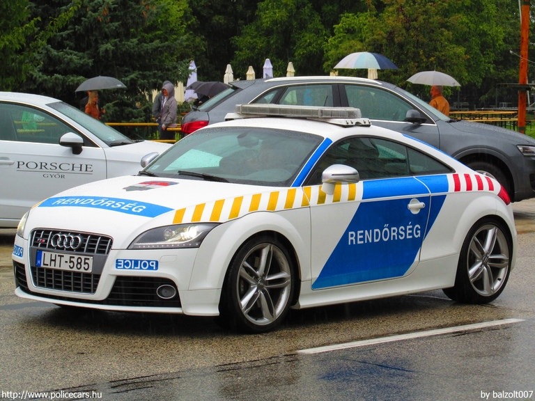 Audi TTS, fotó: balzolt007
Keywords: rendőr rendőrautó rendőrség magyar Magyarország LHT-585 police policecar Hungary hungarian