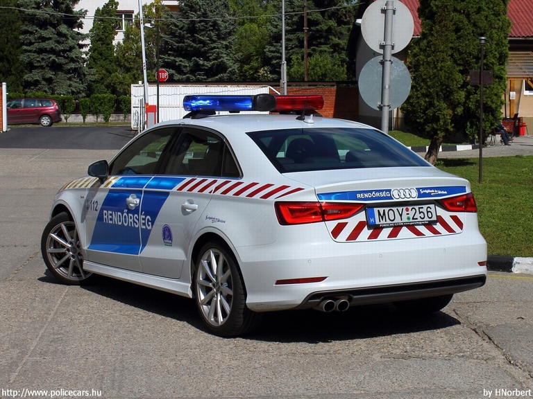 Audi A3 Limousine, fotó: HNorbert
Keywords: rendőrautó rendőrség rendőr magyar Magyarország MOY-256 police policecar Hungary hungarian