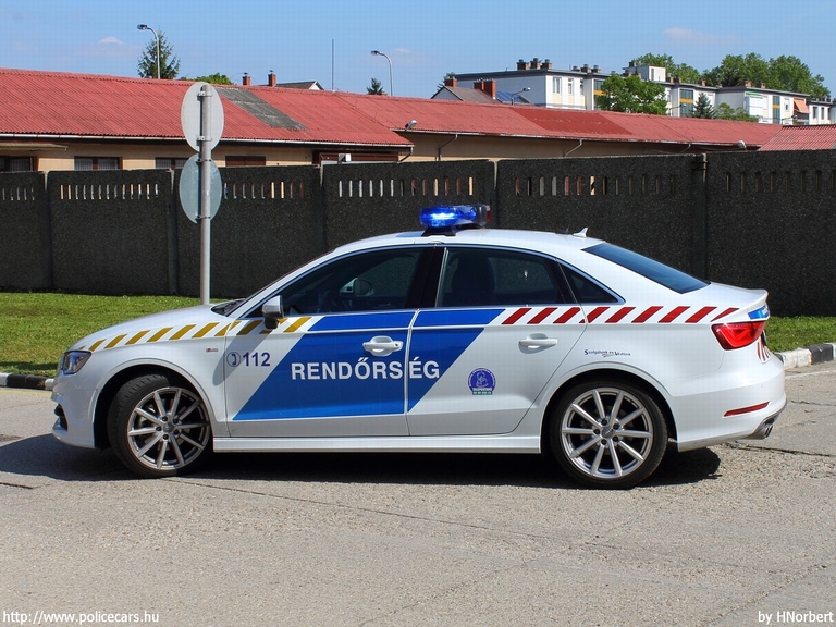 Audi A3 Limousine, fotó: HNorbert
Keywords: rendőrautó rendőrség rendőr magyar Magyarország MOY-256 police policecar Hungary hungarian