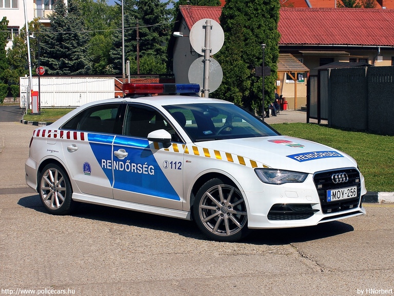 Audi A3 Limousine, fotó: HNorbert
Keywords: rendőrautó rendőrség rendőr magyar Magyarország MOY-256 police policecar Hungary hungarian
