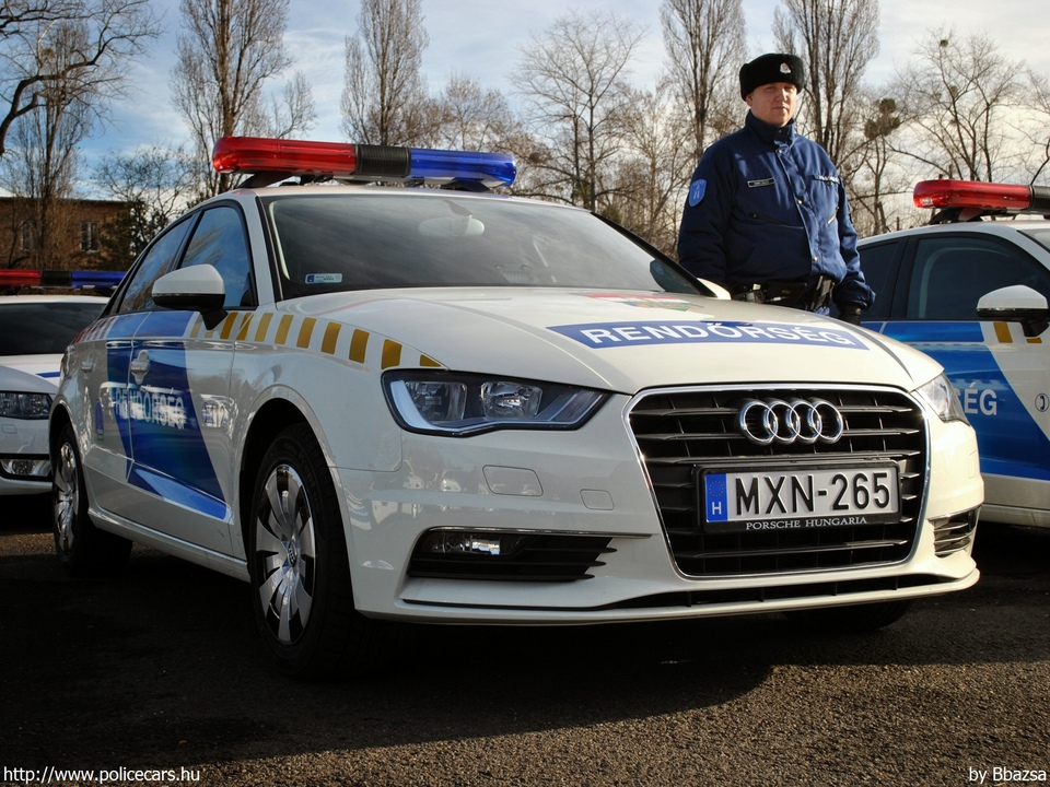 Audi A3 Limousine 1.4 TFSI, fotó: Bbazsa
Keywords: rendőr rendőrautó rendőrség magyar Magyarország MXN-265 police policecar Hungary hungarian