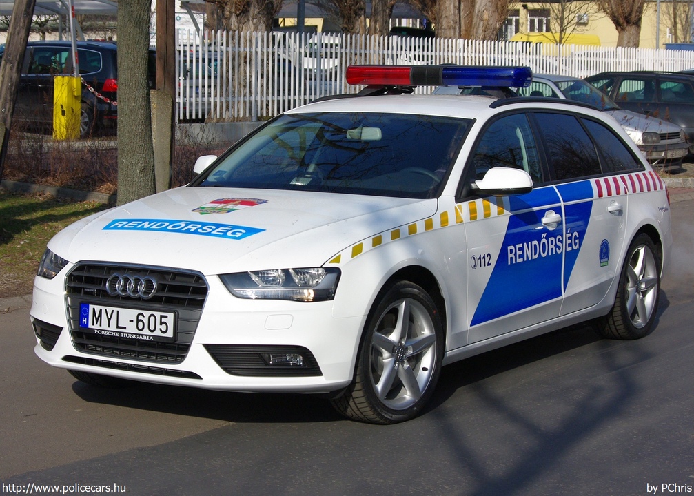 Audi A4 Avant 3.0 TFSI quattro, fotó: PChris
Keywords: rendőr rendőrautó rendőrség magyar Magyarország MYL-605 police policecar Hungary hungarian