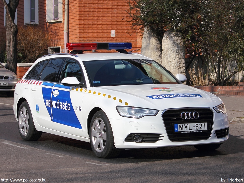 Audi A6 Avant V6 3.0 TDI quattro, fotó: HNorbert
Keywords: rendőr rendőrautó rendőrség magyar Magyarország MYL-621 police policecar Hungary hungarian