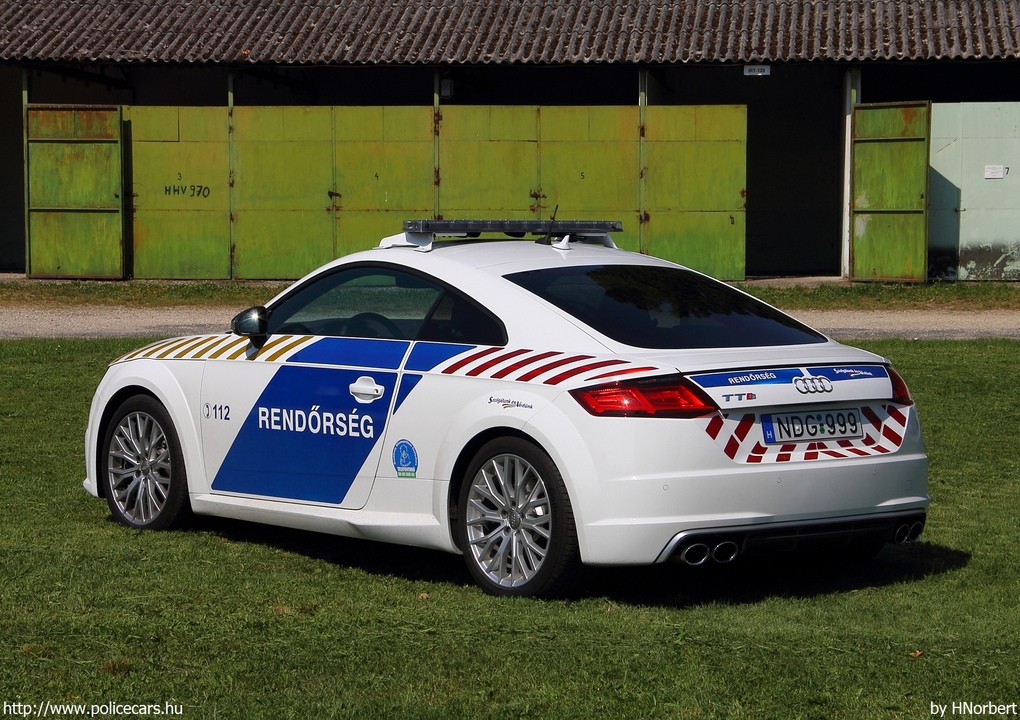 Audi TTs Coupe, fotó: HNorbert
Keywords: rendőr rendőrautó rendőrség magyar Magyarország NDG-999 police policecar Hungary hungarian