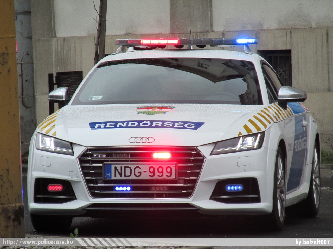 Audi TTs Coupe, fotó: balzolt007
Keywords: rendőr rendőrautó rendőrség magyar Magyarország NDG-999 police policecar Hungary hungarian
