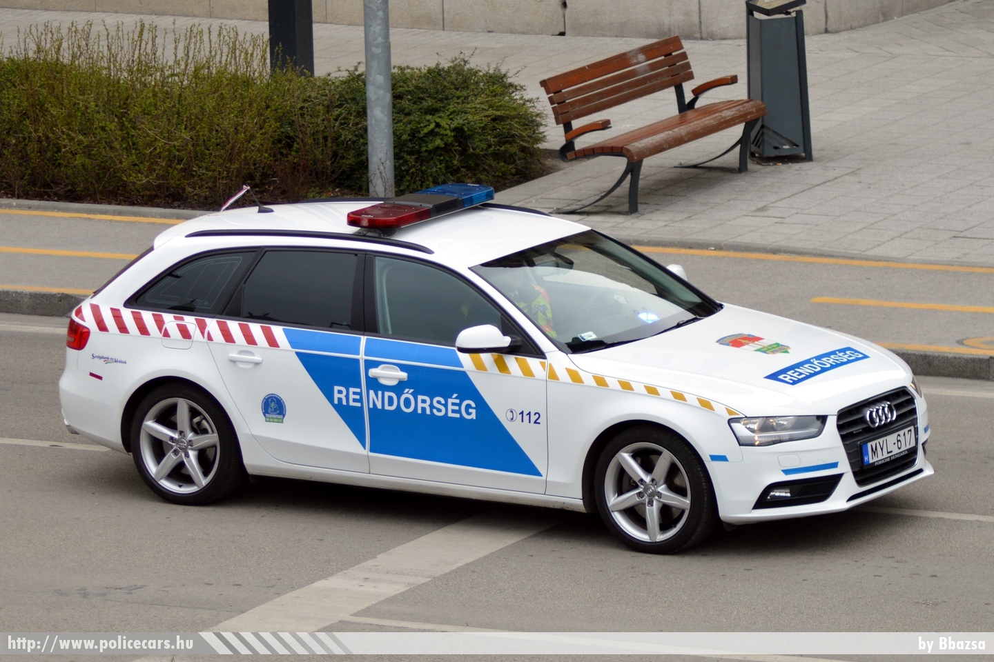 Audi A4 Avant 3.0 TFSI quattro, fotó: Bbazsa
Keywords: rendőr rendőrautó rendőrség magyar Magyarország MYL-617 police policecar Hungary hungarian