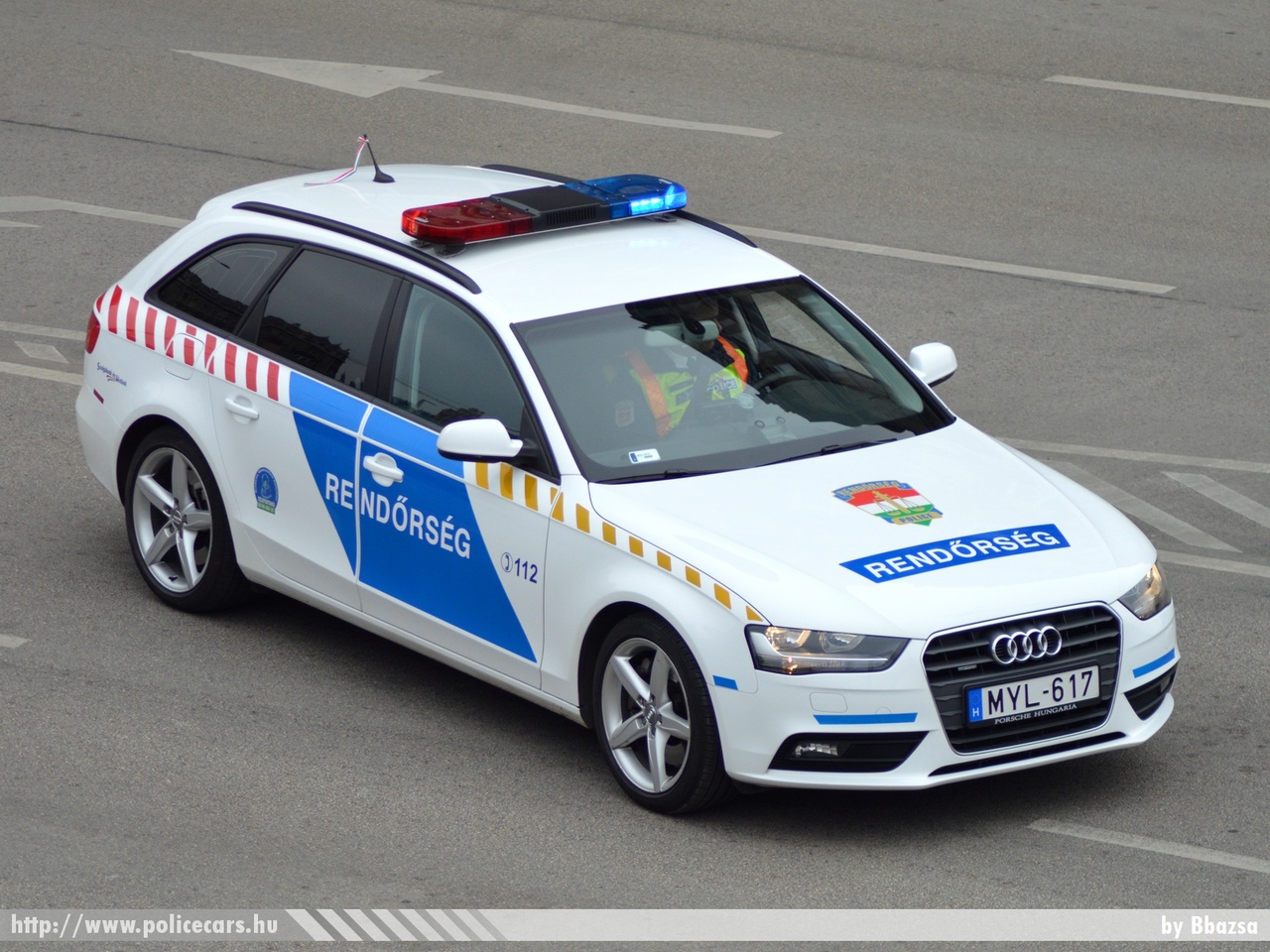 Audi A4 Avant 3.0 TFSI quattro, fotó: Bbazsa
Keywords: rendőr rendőrautó rendőrség magyar Magyarország MYL-617 police policecar Hungary hungarian