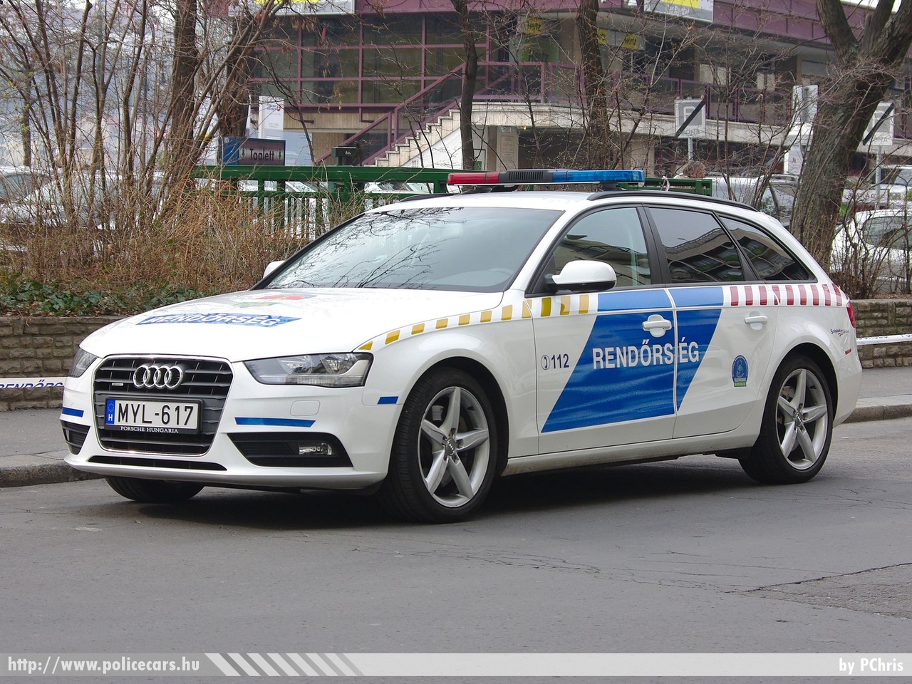 Audi A4 Avant 3.0 TFSI quattro, fotó: PChris
Keywords: rendőr rendőrautó rendőrség magyar Magyarország MYL-617 police policecar Hungary hungarian