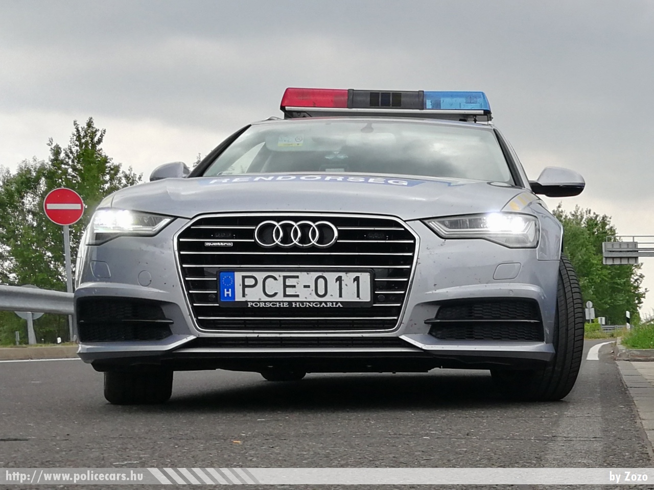 Audi A6 Avant quattro, fotó: Zozo
Keywords: rendőr rendőrautó rendőrség magyar Magyarország PCE-011 police policecar Hungary hungaria